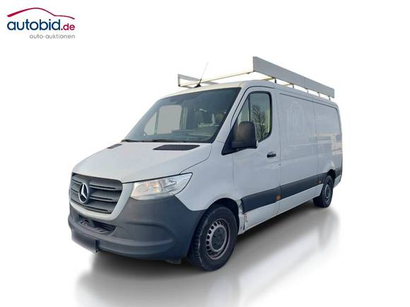 Pogled od napred levo