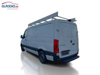 Pogled od pozadi levo