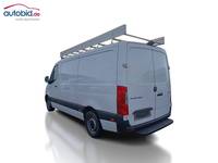 Pogled od pozadi levo