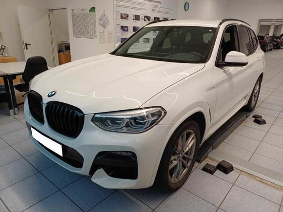 Pogled sprijeda lijevo