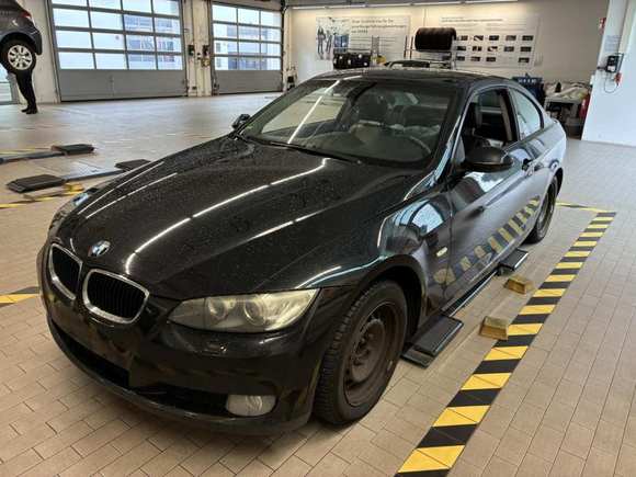 Pogled sprijeda lijevo