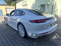 Vaizdas iš galo kairės