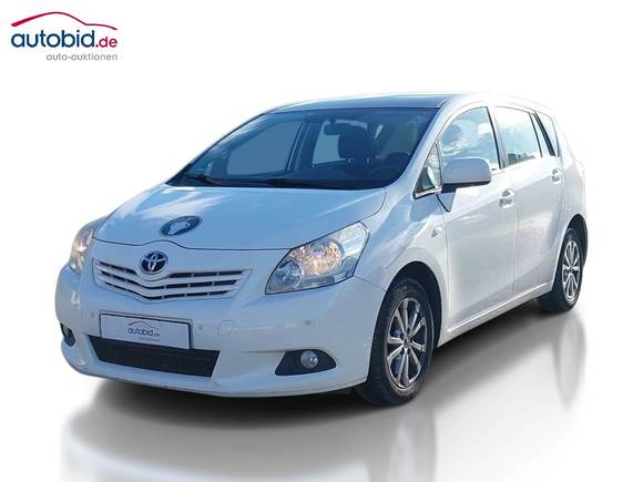 Вид спереди слева