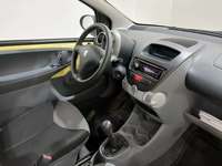 Вид на салон