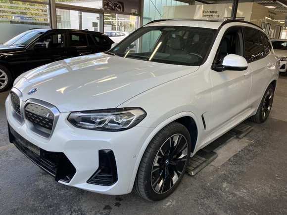 Pogled sprijeda lijevo