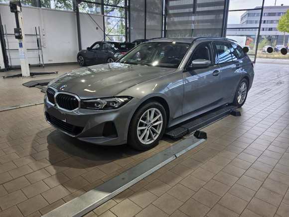 Pogled sprijeda lijevo