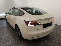 Vaade tagant vasakult