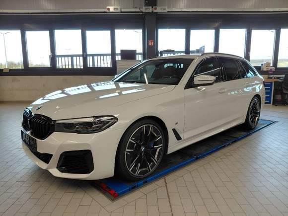 Vaizdas iš priekio kairės