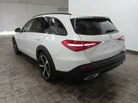 Pogled od pozadi levo