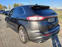 Vue de l’arrière gauche