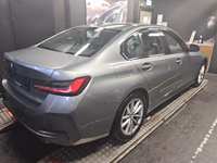 Skats no labās puses aizmugurē