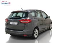 Pogled od pozadi desno