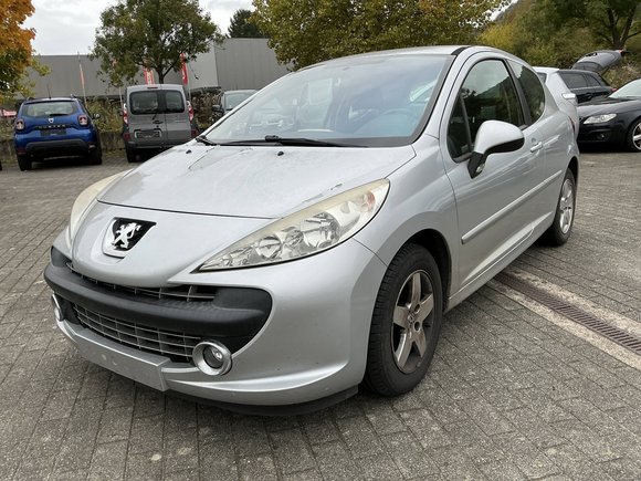 Vaizdas iš priekio kairės