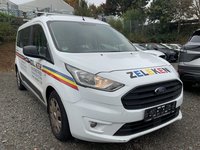 Pogled desno spredaj