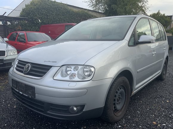 Vaizdas iš priekio kairės