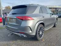 Pogled od pozadi desno