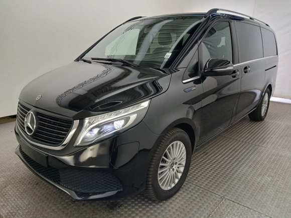 Pogled od napred levo