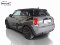 Vaade tagant vasakult