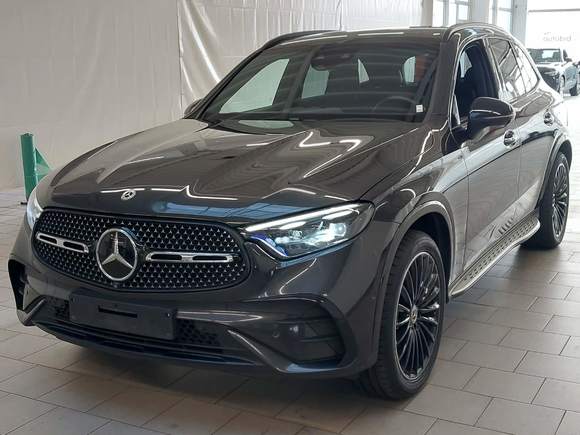 Pogled od napred levo