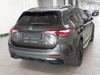 Pogled od pozadi desno