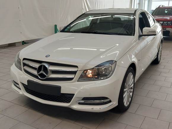 Pogled od napred levo