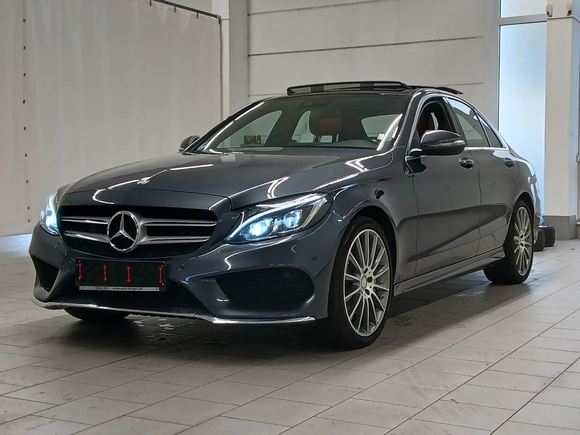 Pogled od napred levo