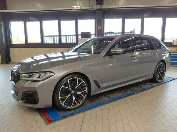 Pogled sprijeda lijevo