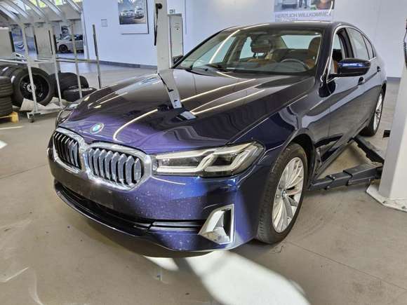 Вид спереди слева