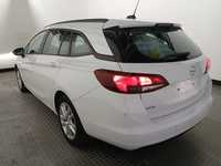 Vaade tagant vasakult