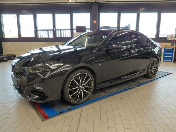 Vue de l’avant gauche