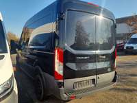 Vaade tagant vasakult