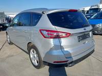 Vaade tagant vasakult