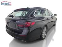 Pogled od pozadi desno