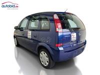 Pogled od pozadi levo