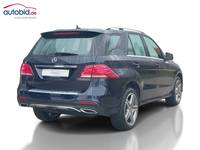 Pogled od pozadi desno