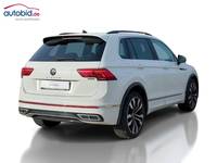 Pogled od pozadi desno