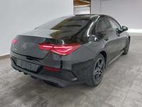 Skats no labās puses aizmugurē