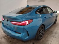 Pogled od pozadi desno