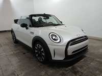 Skats no labās puses priekšā