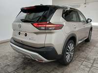 Skats no labās puses aizmugurē