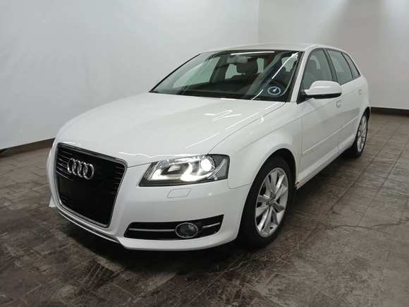 Pogled od napred levo