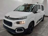 Pogled od napred levo