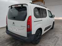 Pogled od pozadi desno