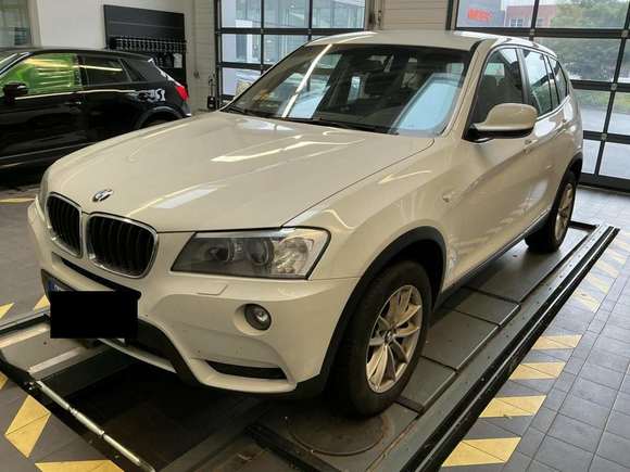 Pogled sprijeda lijevo