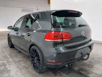 Вид сзади слева