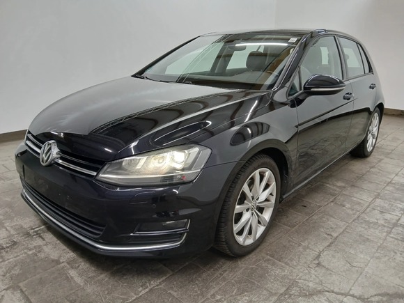 Вид спереди слева