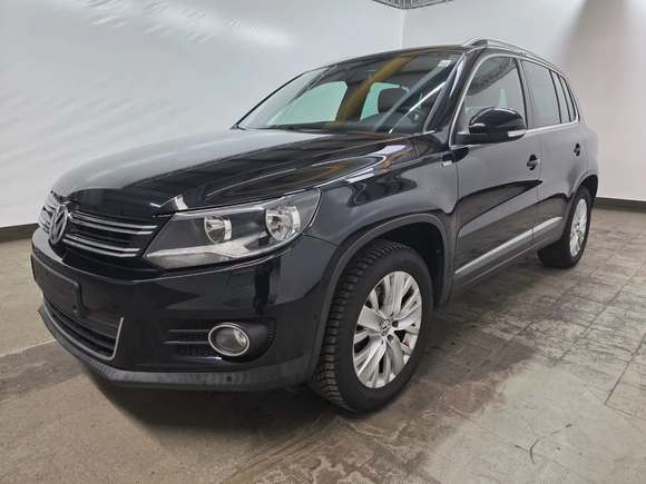 Skats no kreisās puses priekšā