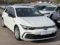 Pogled desno spredaj