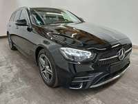 Skats no labās puses priekšā