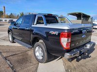 Vaade tagant vasakult